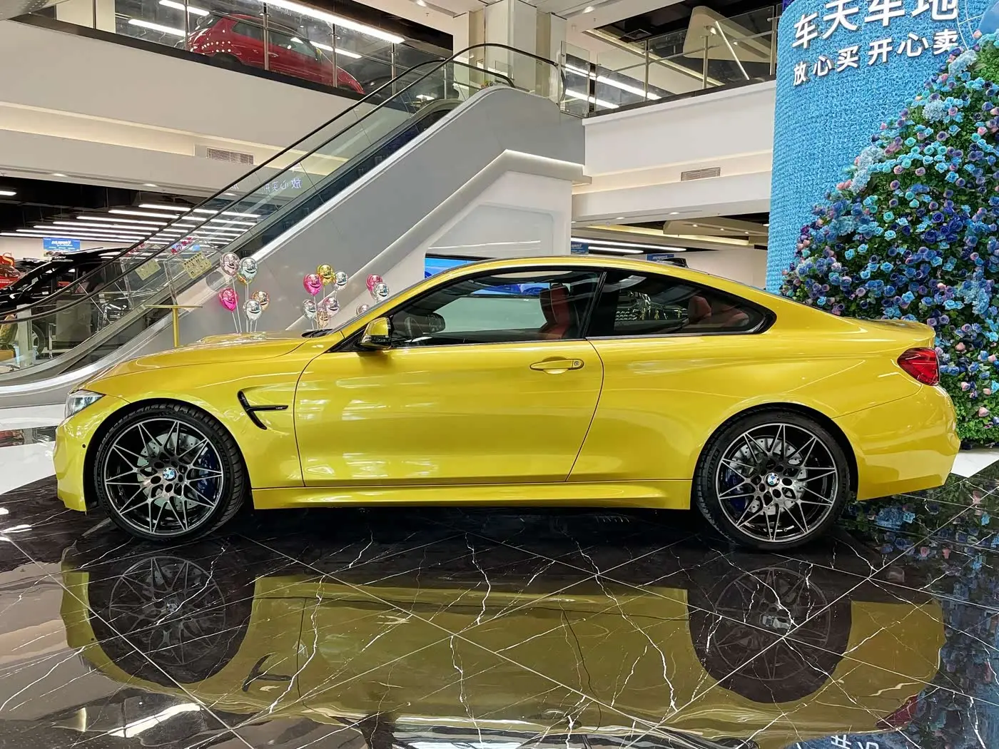 BMW M4 2020 — Фото 6/20