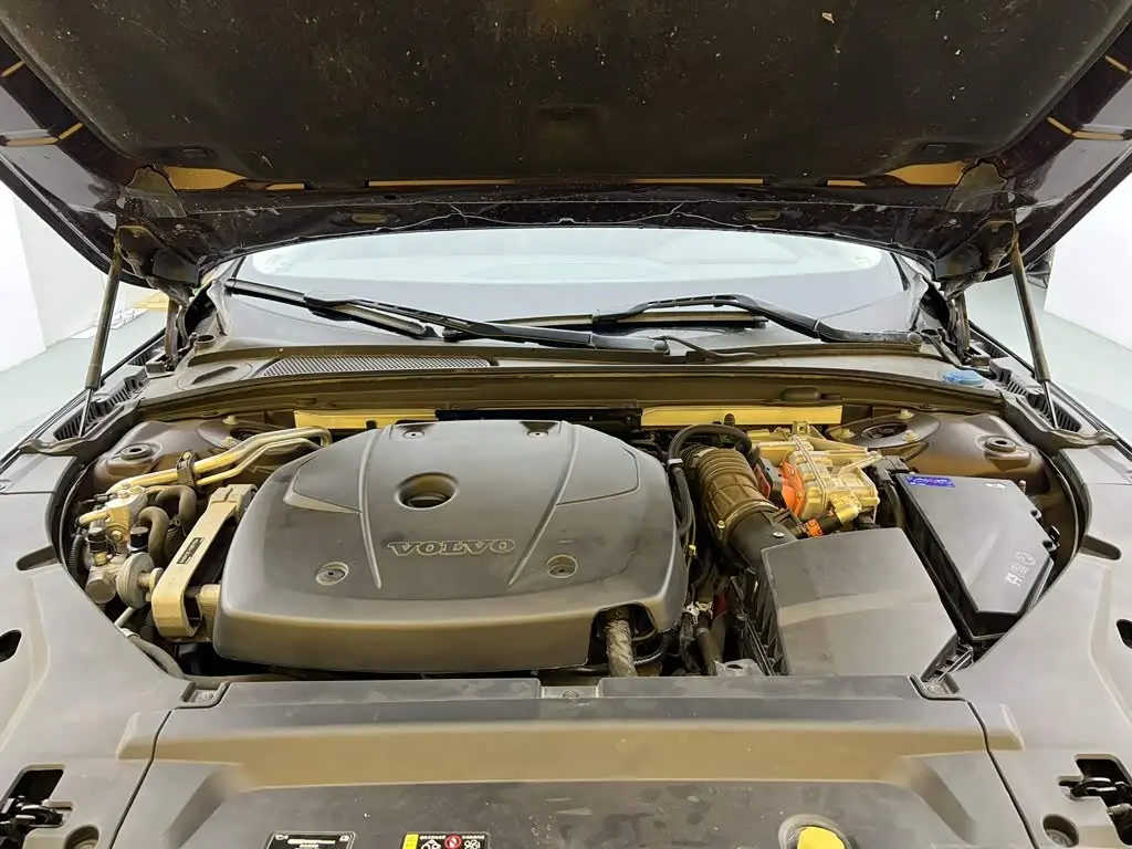 Volvo S90 Plug-in Hybrid 2020 — Фото 11/20