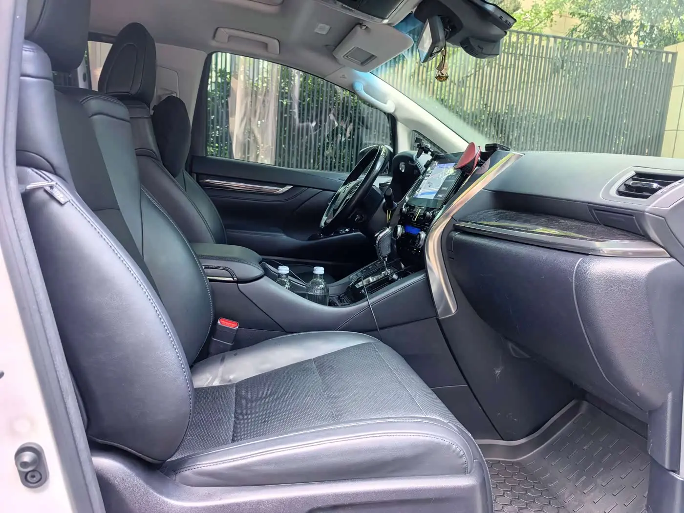 Toyota Vellfire 2021 — Photo 11/16