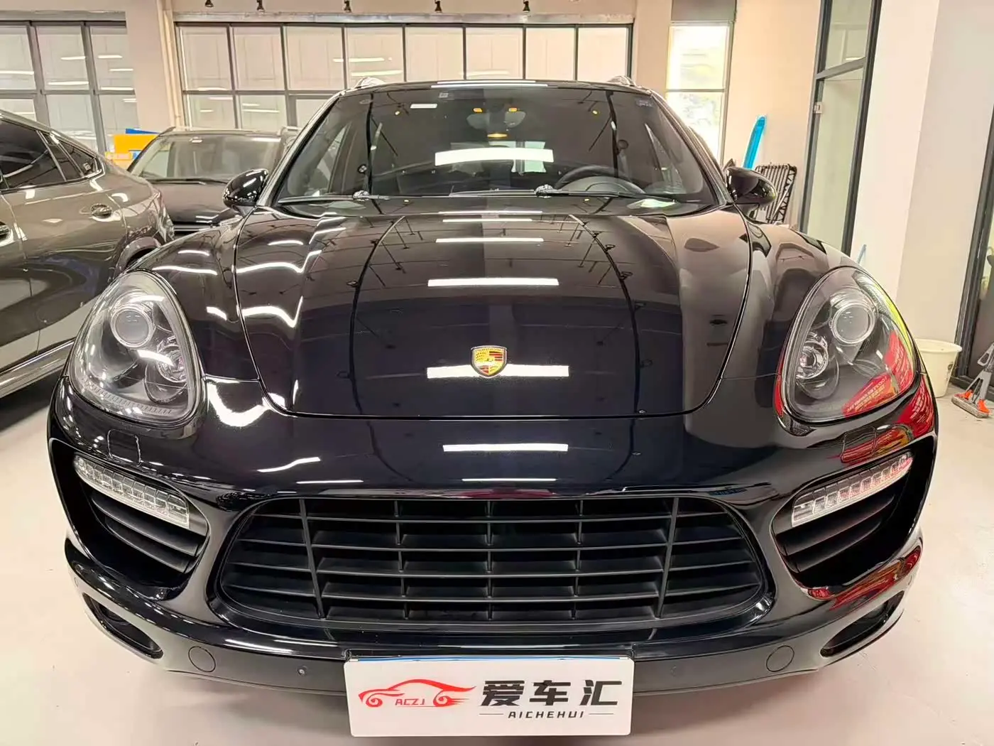 Porsche Cayenne 2014 — Photo 2/18
