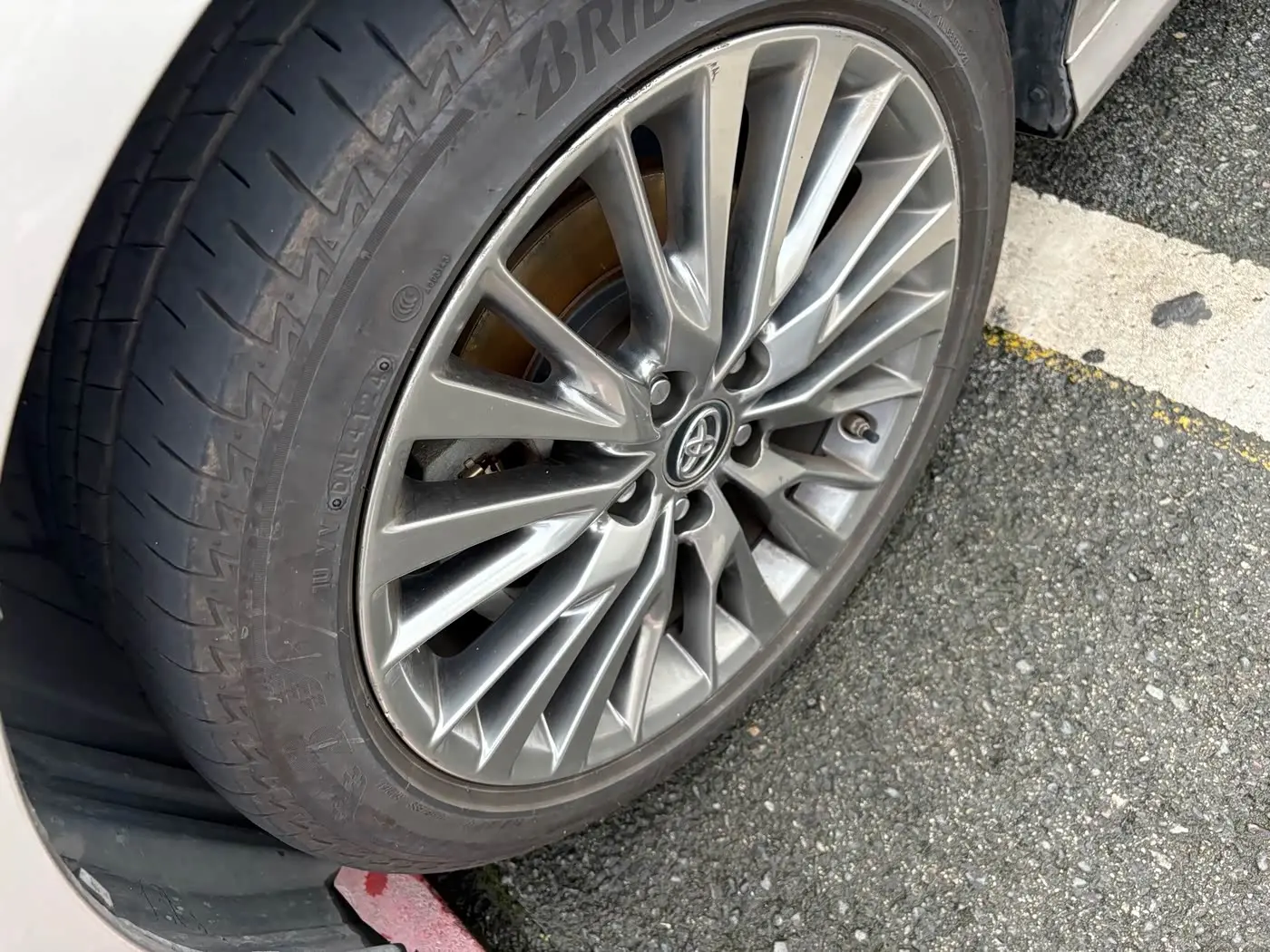 Toyota Camry 2019 — Photo 4/16