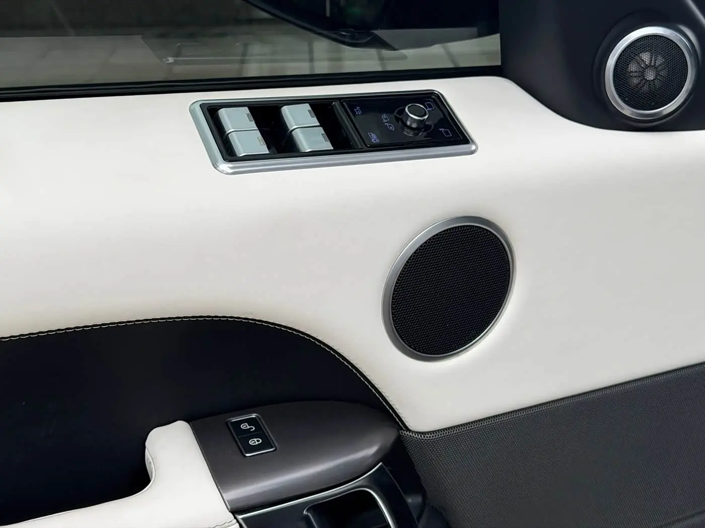 Land Rover Range Rover Sport 2017 — Photo 16/20