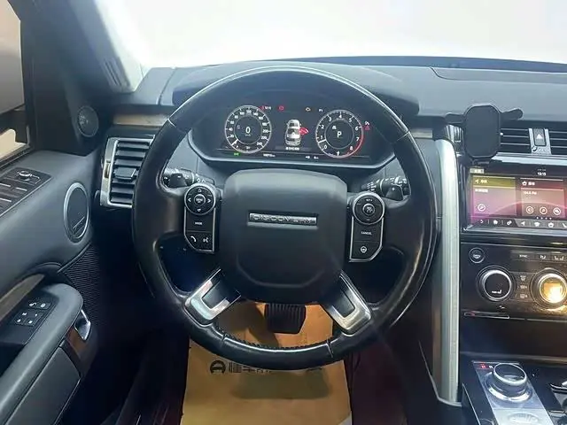Land Rover Discovery 2018 — Şəkil 11/20