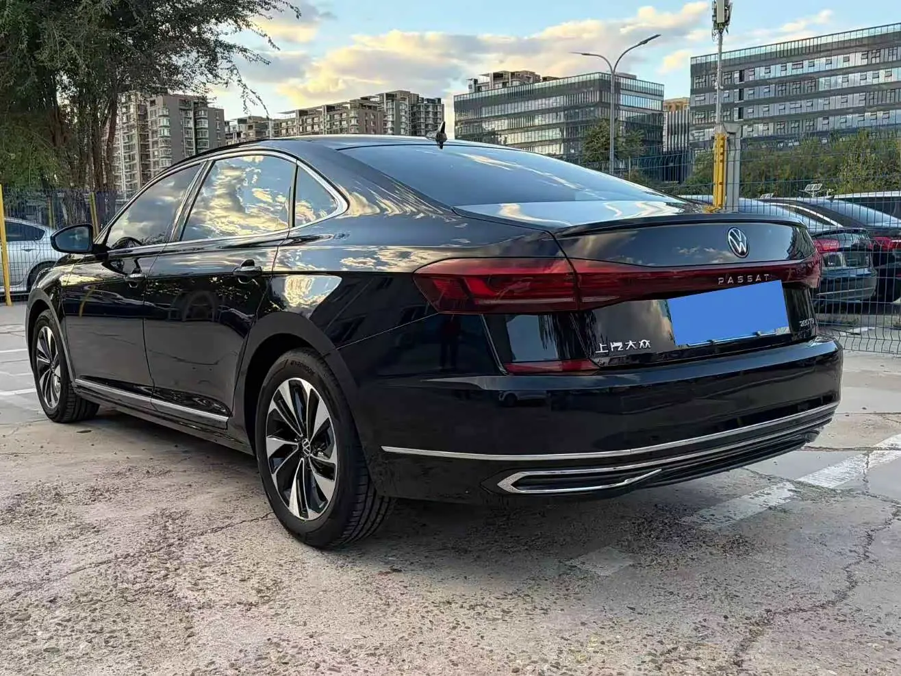 Volkswagen Passat 2024 — Photo 6/17