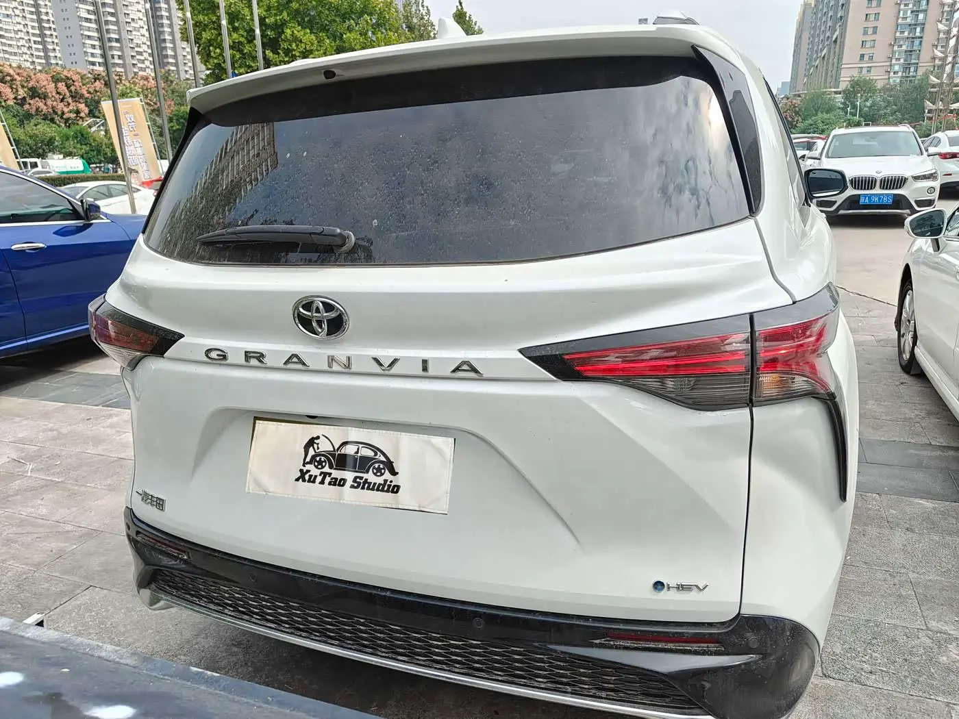 Toyota Granvia 2024 — Photo 10/11