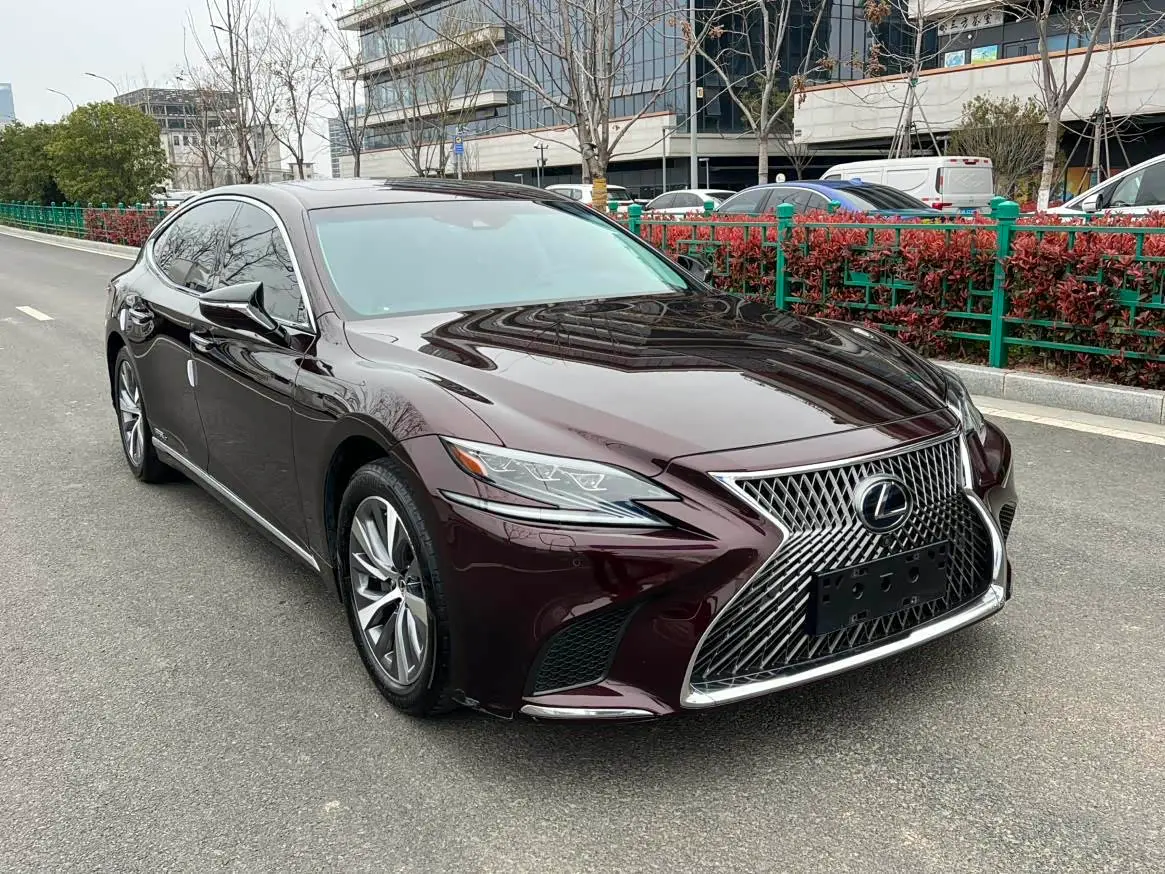 Lexus LS 2020 — Photo 3/15