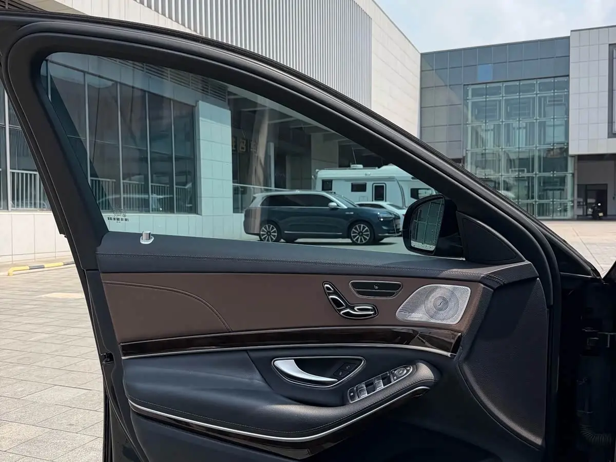 Mercedes-Benz S-Class 2019 — Фото 6/16