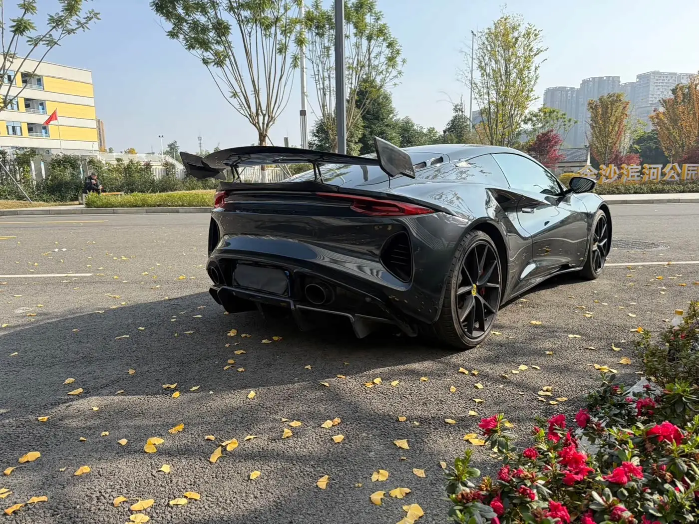 Lotus Cars EMIRA 2023 — Photo 10/15