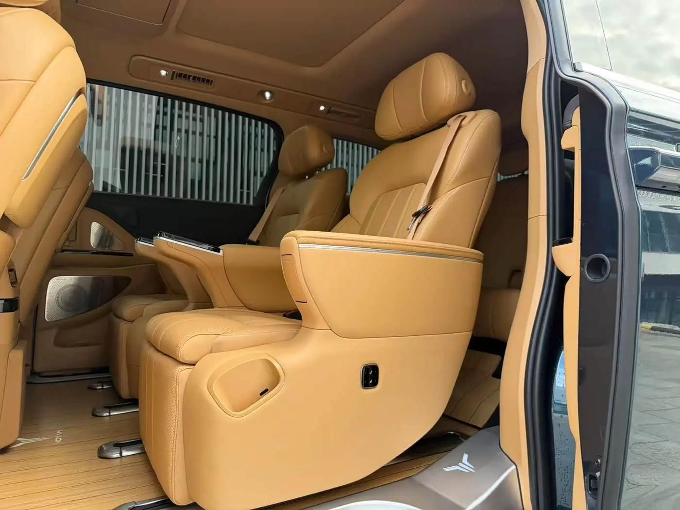 Voyah Auto Voyah Dreamer 2025 — Şəkil 12/15