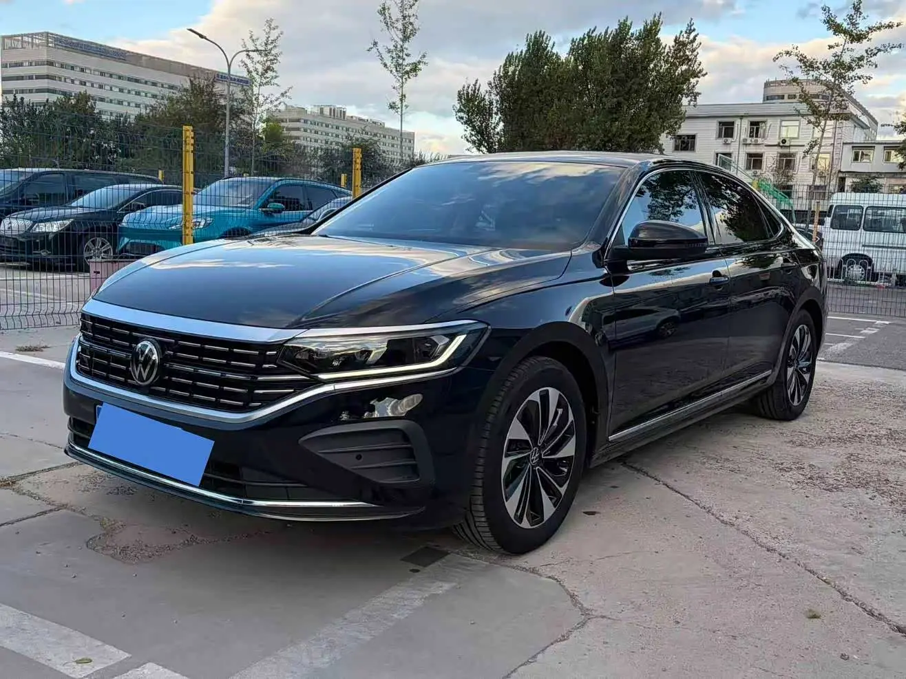 Volkswagen Passat 2024 — Photo 1/17