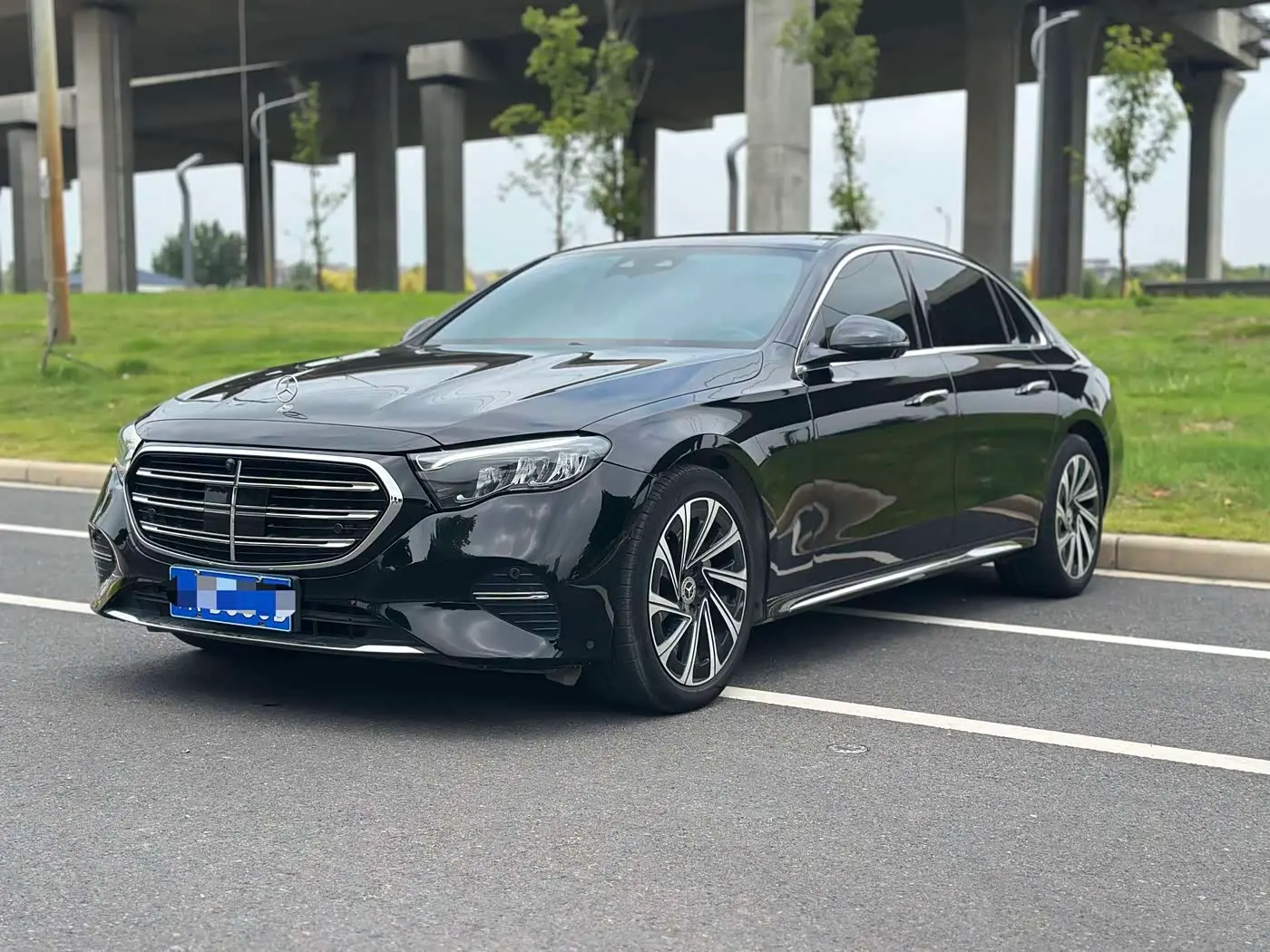 Mercedes-Benz E-Class 2024 — ფოტო 1/9