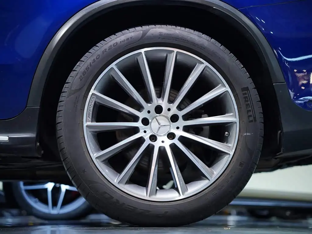Mercedes-Benz GLC AMG 2019 — Photo 15/20