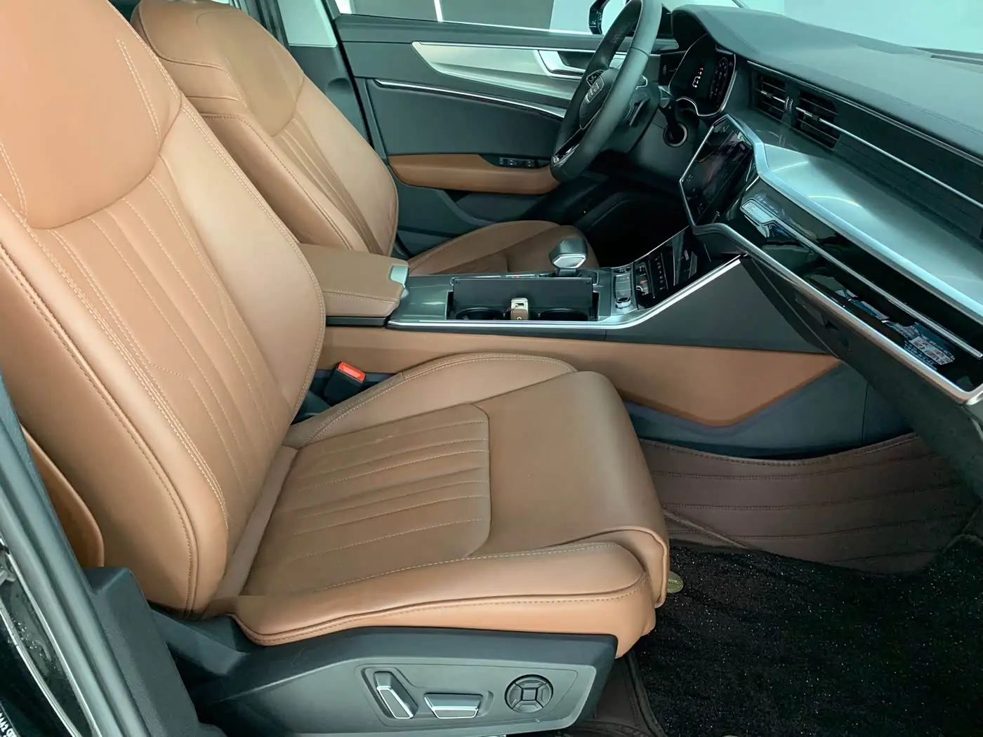 Audi A6L 2023 — Photo 12/20