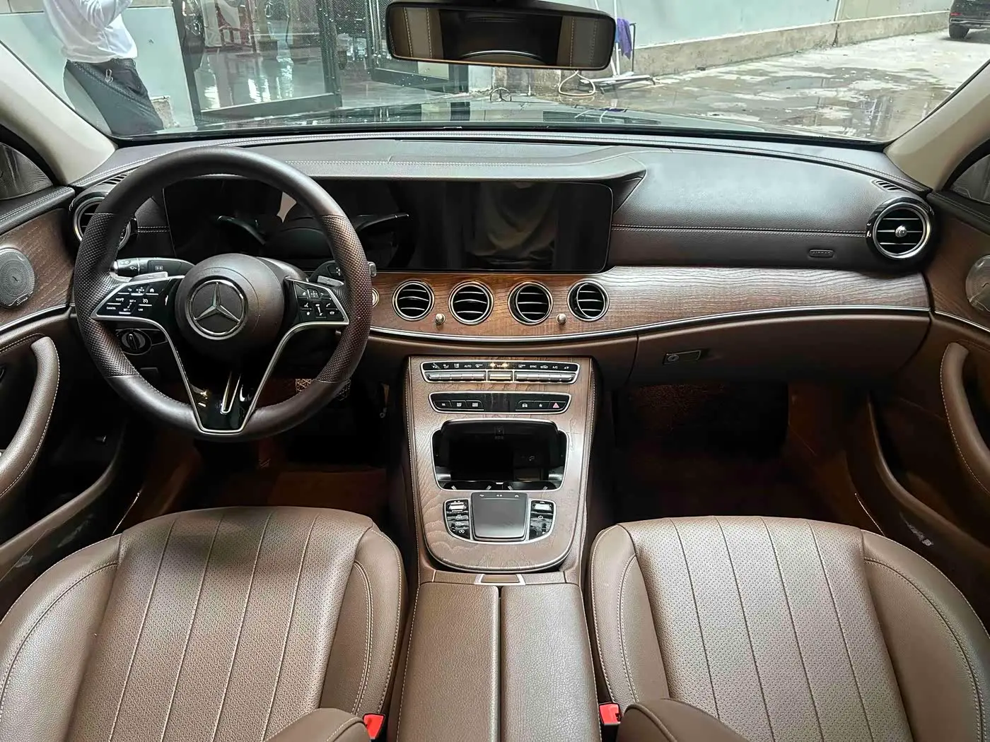 Mercedes-Benz E-Class 2021 — Фото 15/16