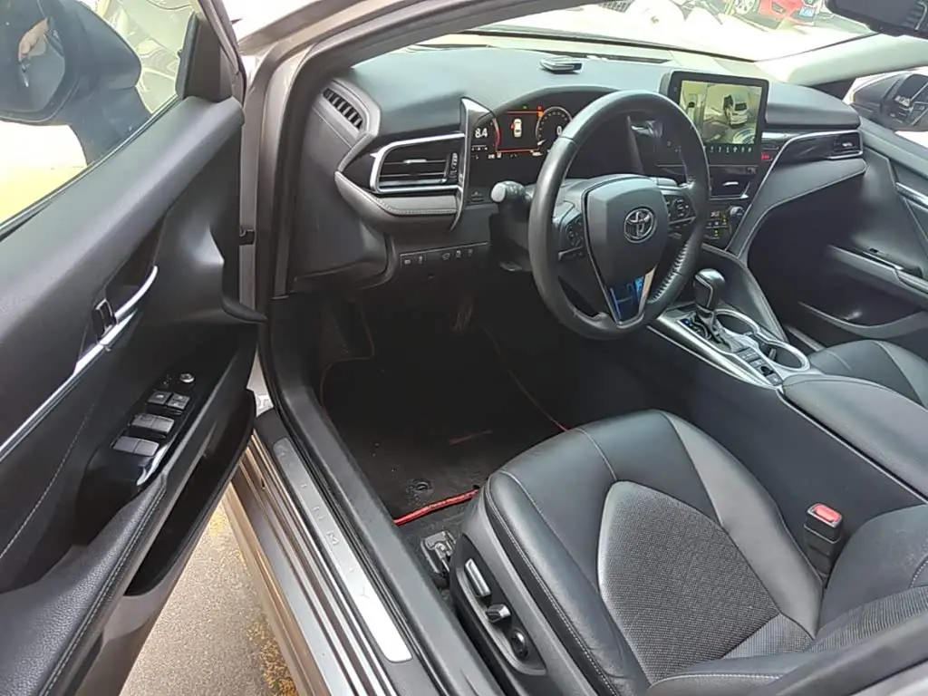 Toyota Camry 2021 — Photo 16/20
