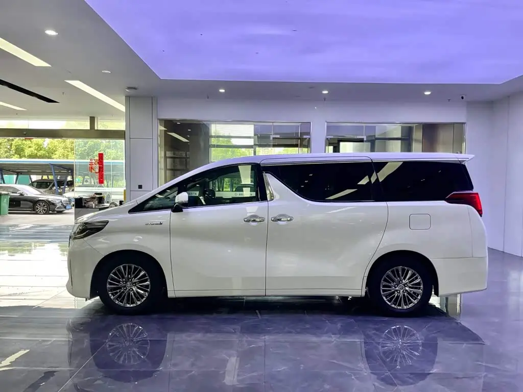 Toyota Alphard 2019 — Photo 3/20