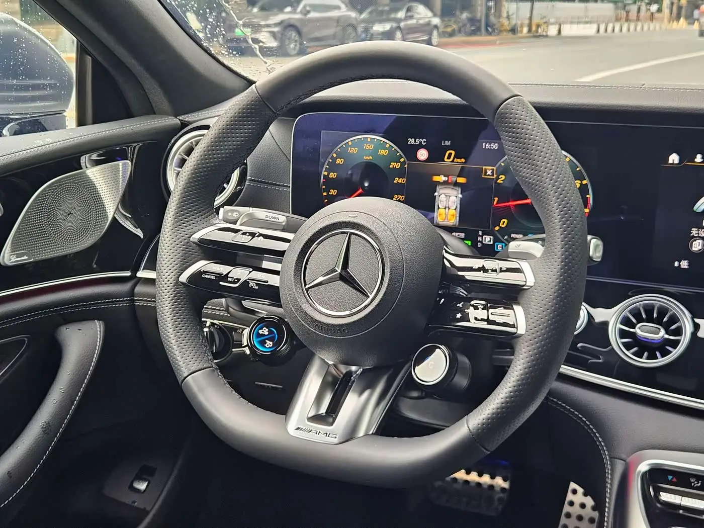 Mercedes-Benz AMG GT 2024 — Фото 11/20
