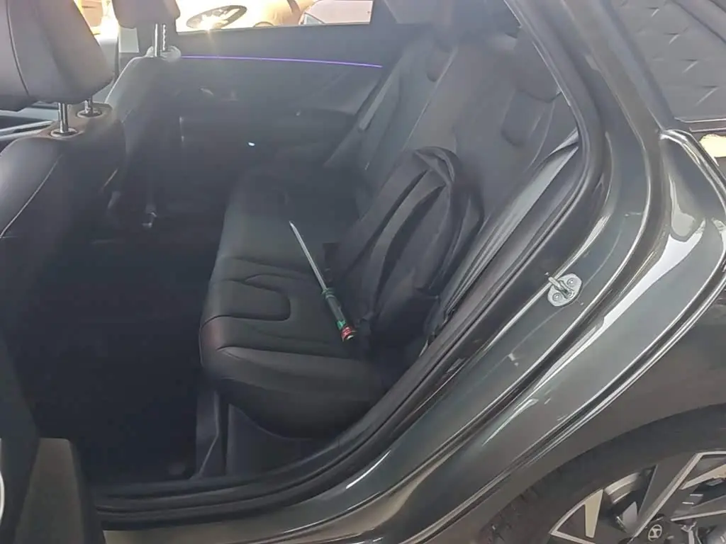 Hyundai Elantra 2025 — Şəkil 17/20