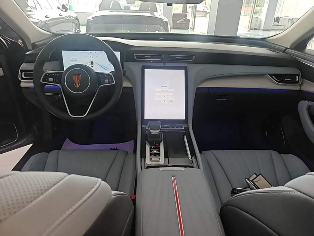 Hongqi H5 PHEV 2025 — Фото 10/20