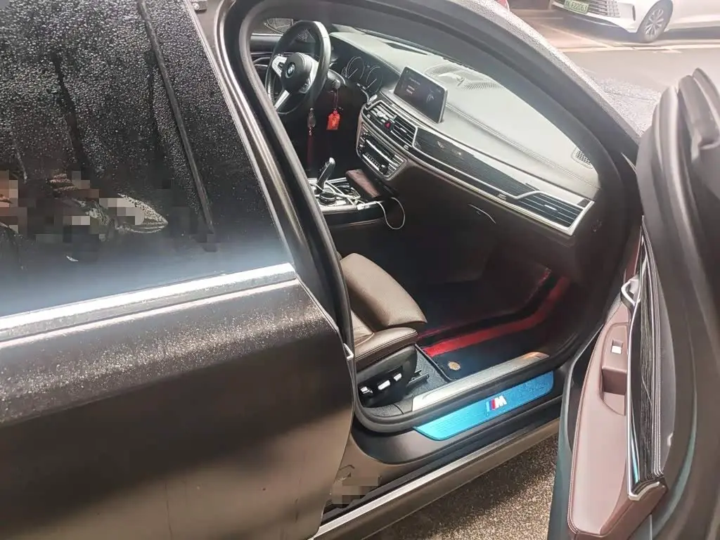 BMW 7 Series 2019 — Photo 19/20