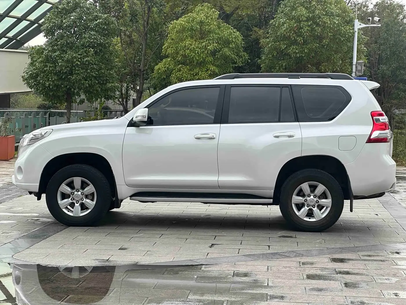 Toyota Prado 2017 — Photo 4/14