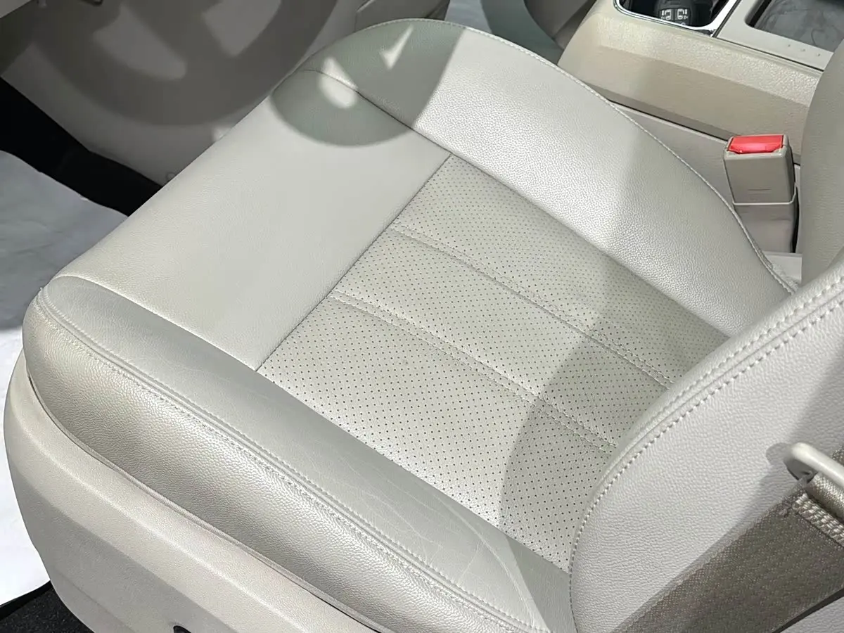 Chrysler Grand Voyager 2016 — Photo 10/20