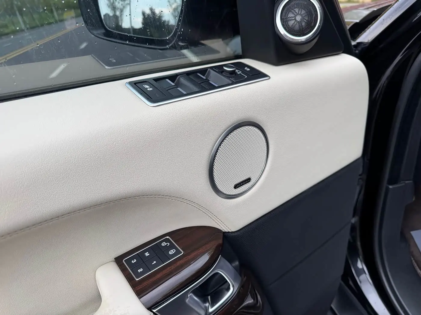 Land Rover Range Rover 2016 — Фото 19/20