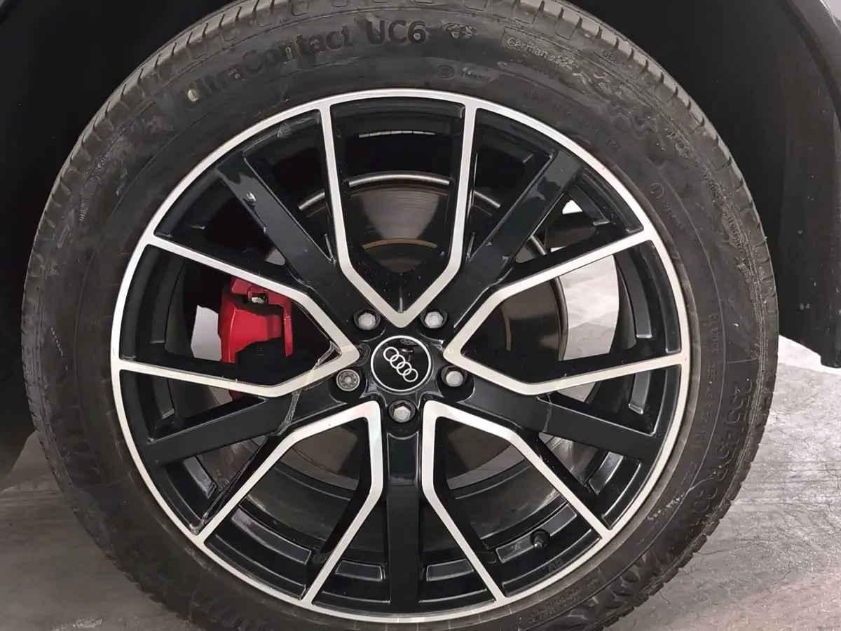 Audi Q5L 2024 — Photo 6/8