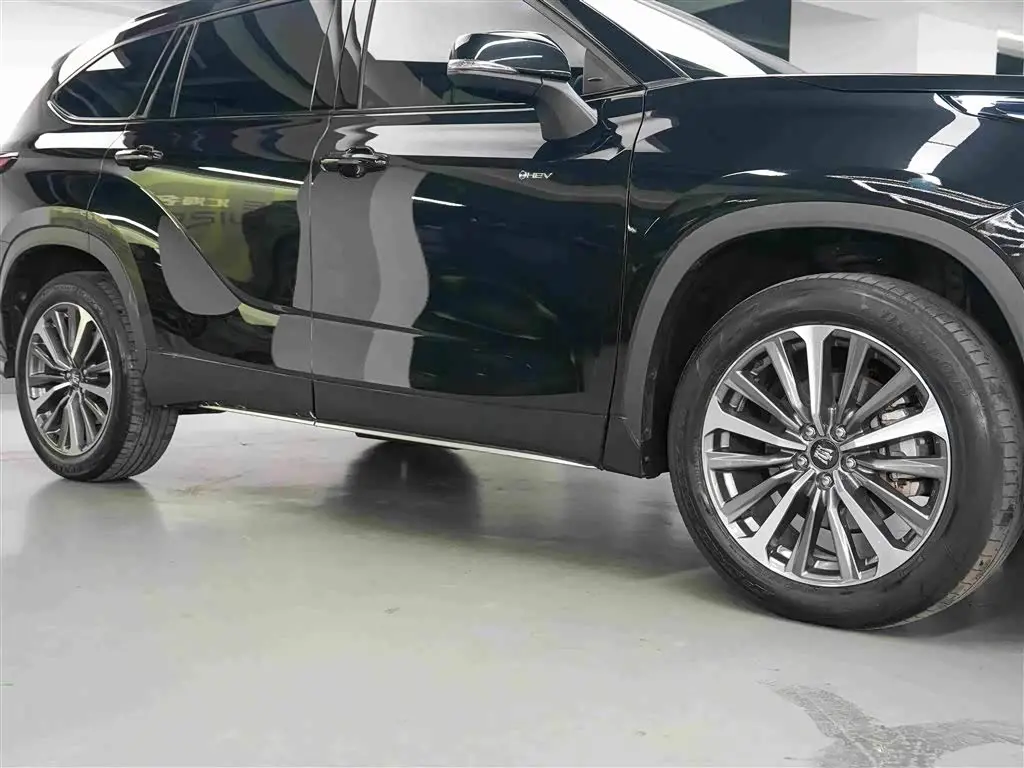 Toyota Crown Kluger 2024 — Photo 15/15