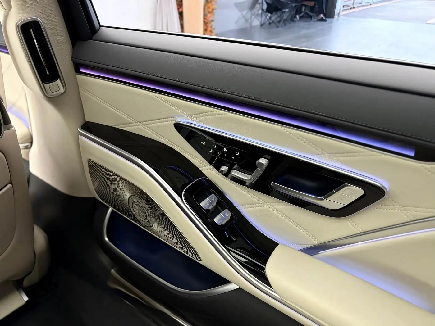 Mercedes-Benz Maybach S-Class 2024 — Фото 15/20