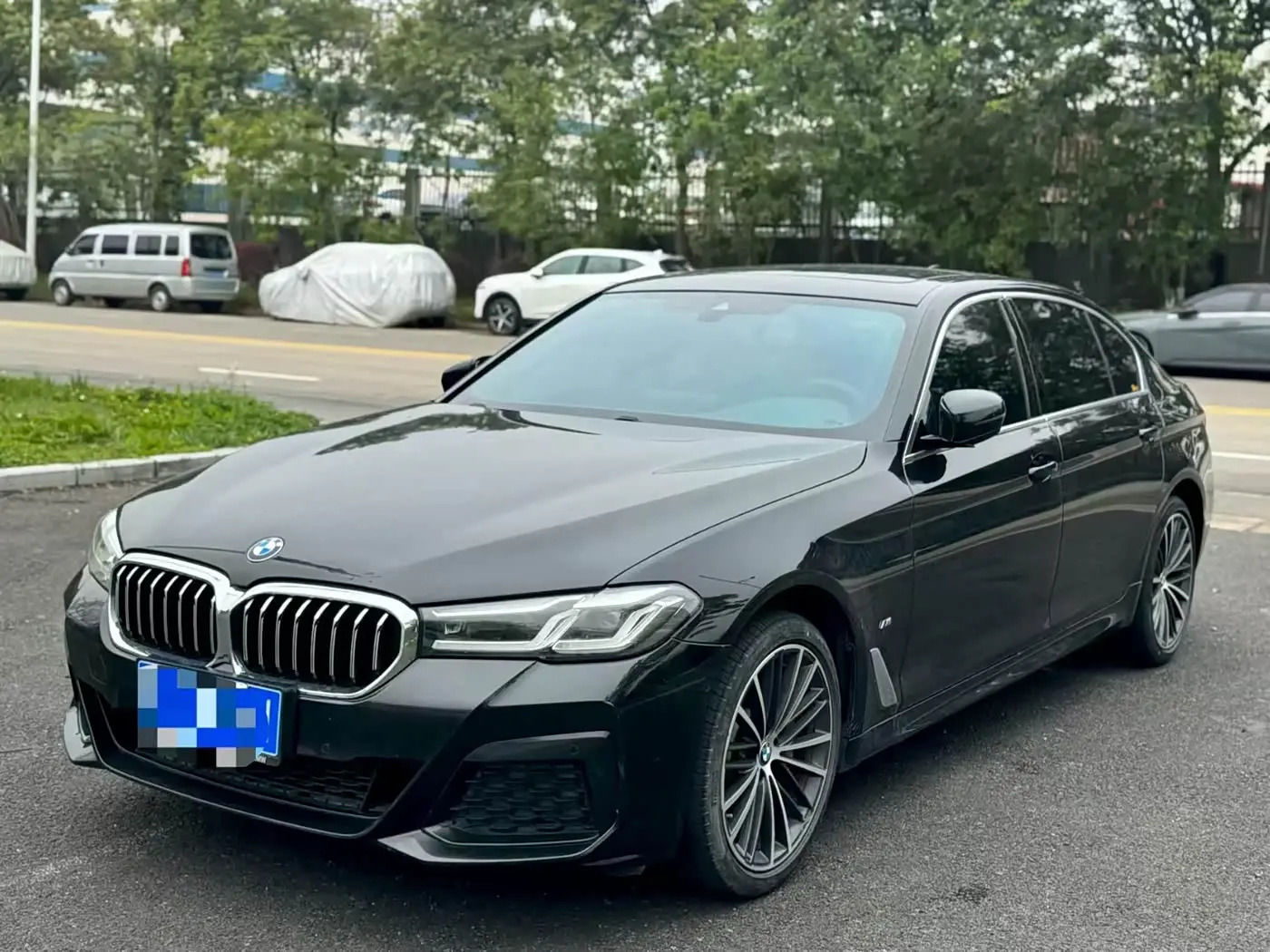 BMW 5 Series 2022 — Фото 1/9