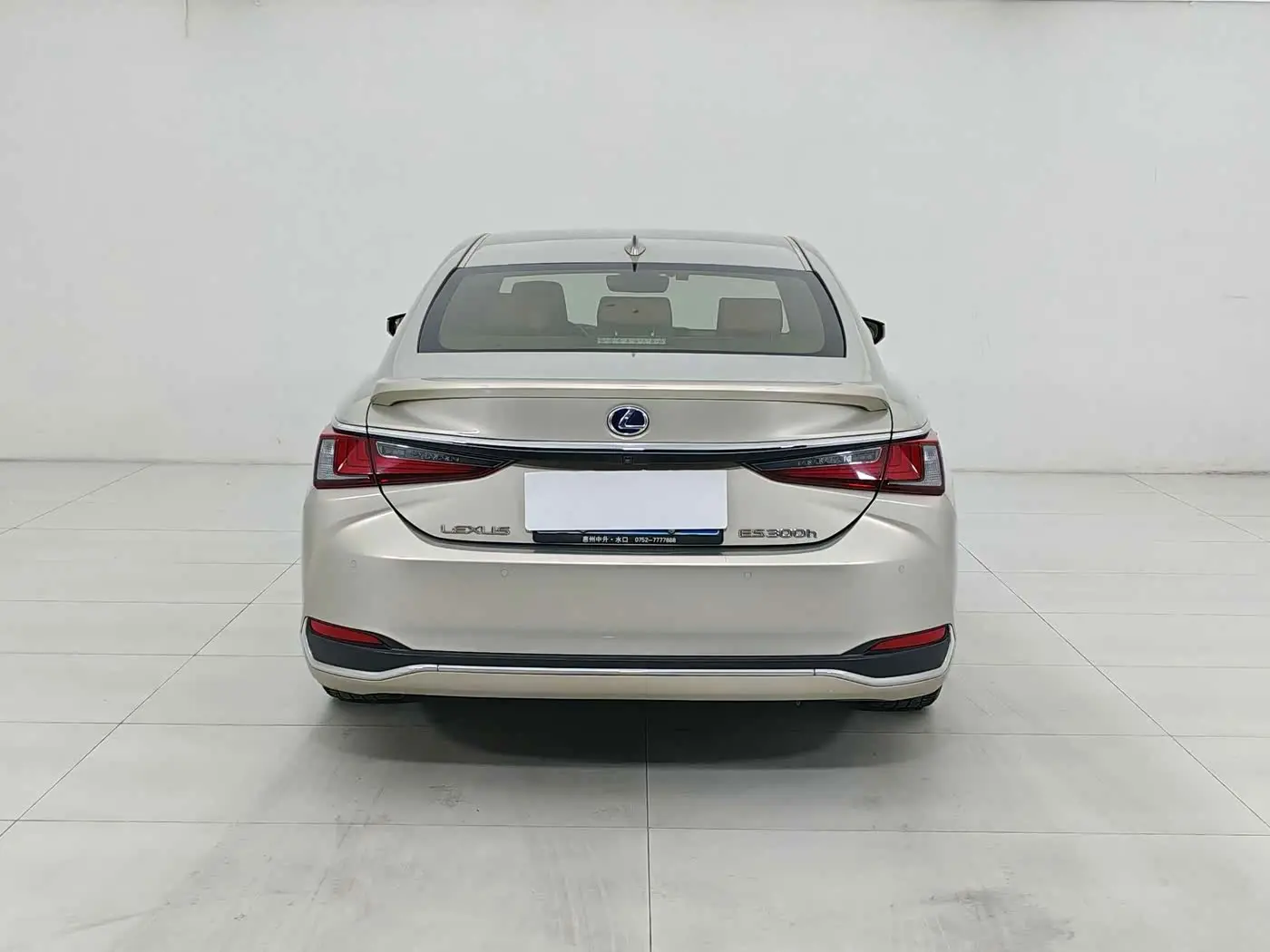 Lexus ES 2021 — Photo 3/20
