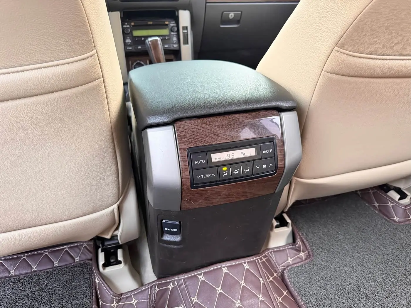 Toyota Prado 2013 — Photo 18/20
