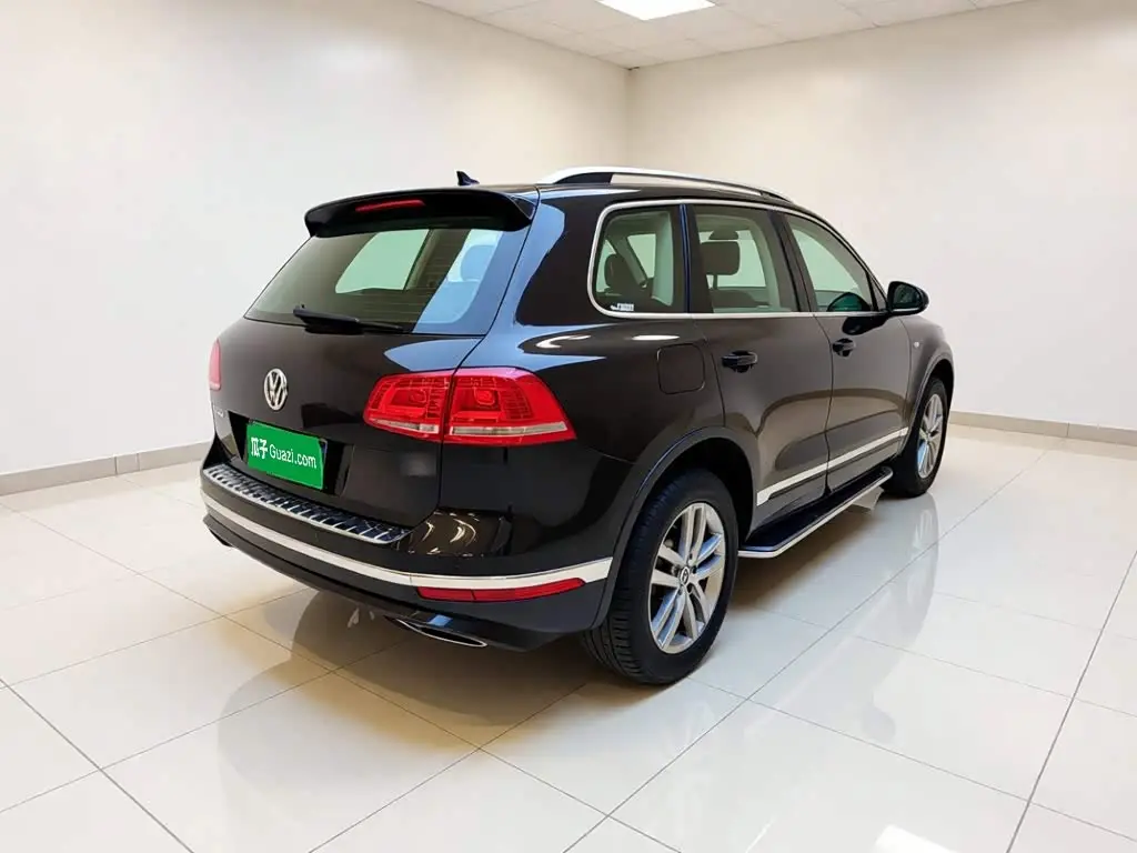Volkswagen Touareg 2018 — ფოტო 6/20