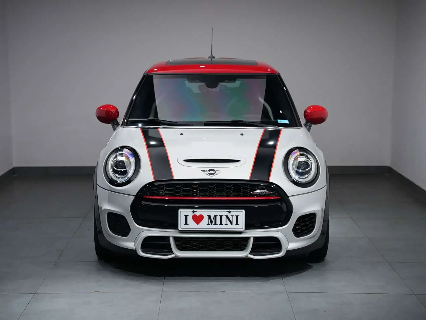 MINI JCW 2021 — Фото 2/17