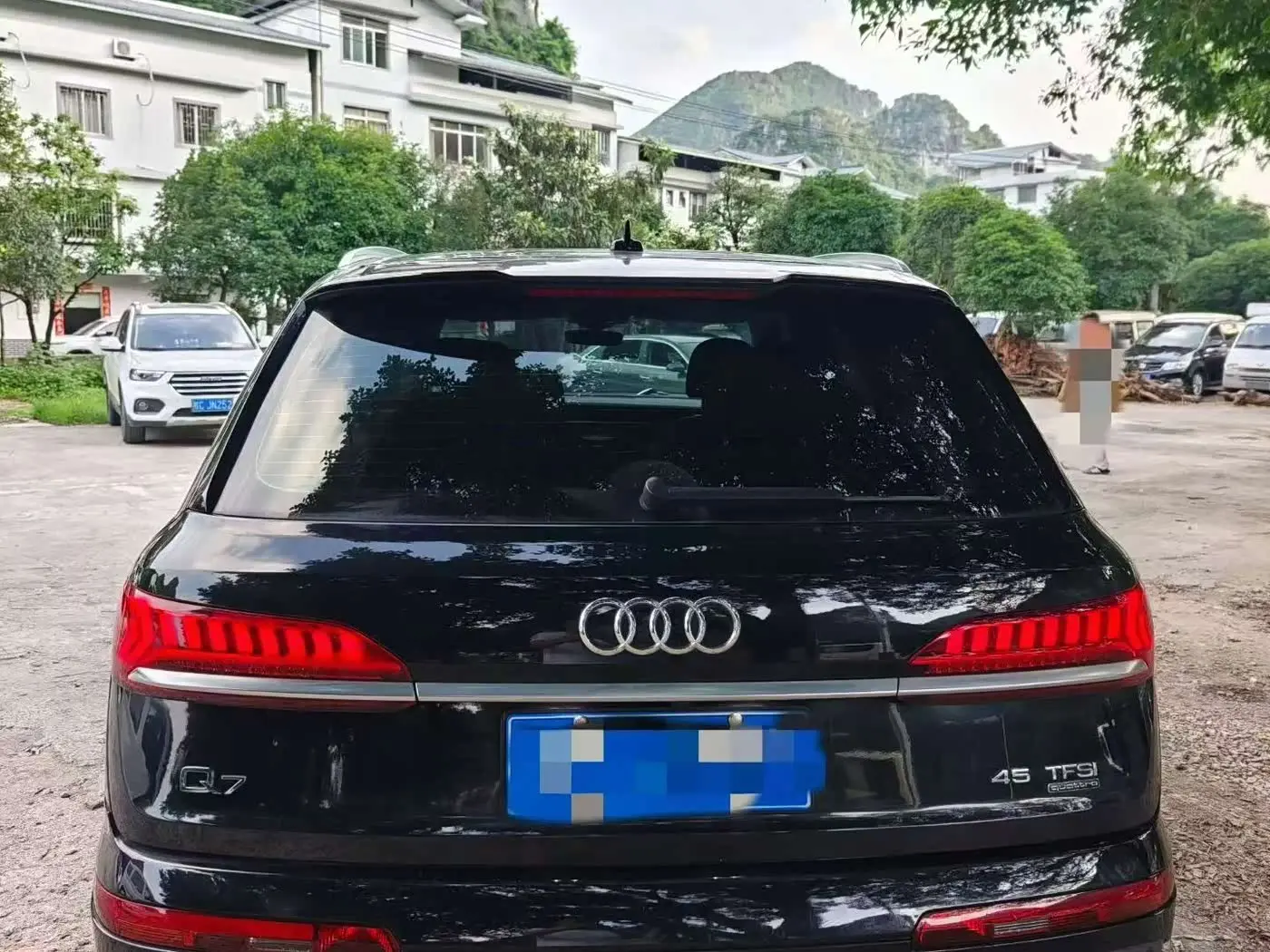 Audi Q7 2022 — Photo 5/9
