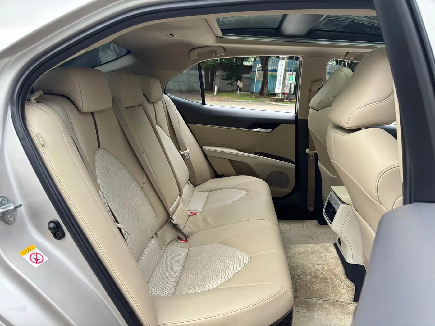 Toyota Camry 2019 — Photo 17/20