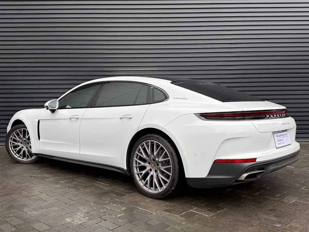 Porsche Panamera 2025 — Фото 3/18