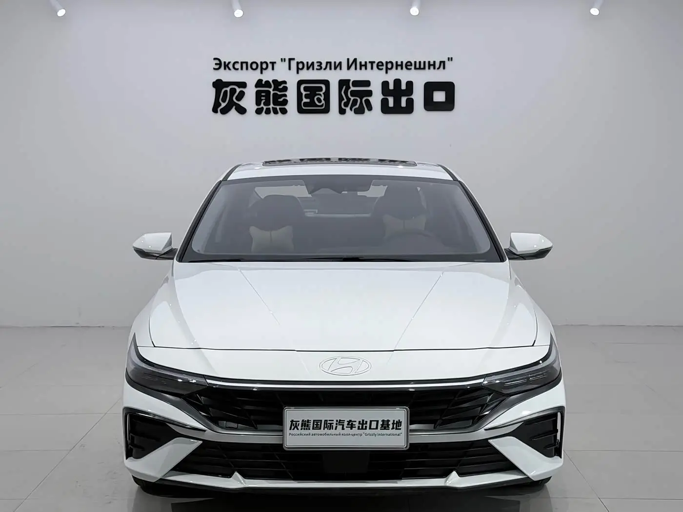 Hyundai Elantra 2024 — Фото 2/16