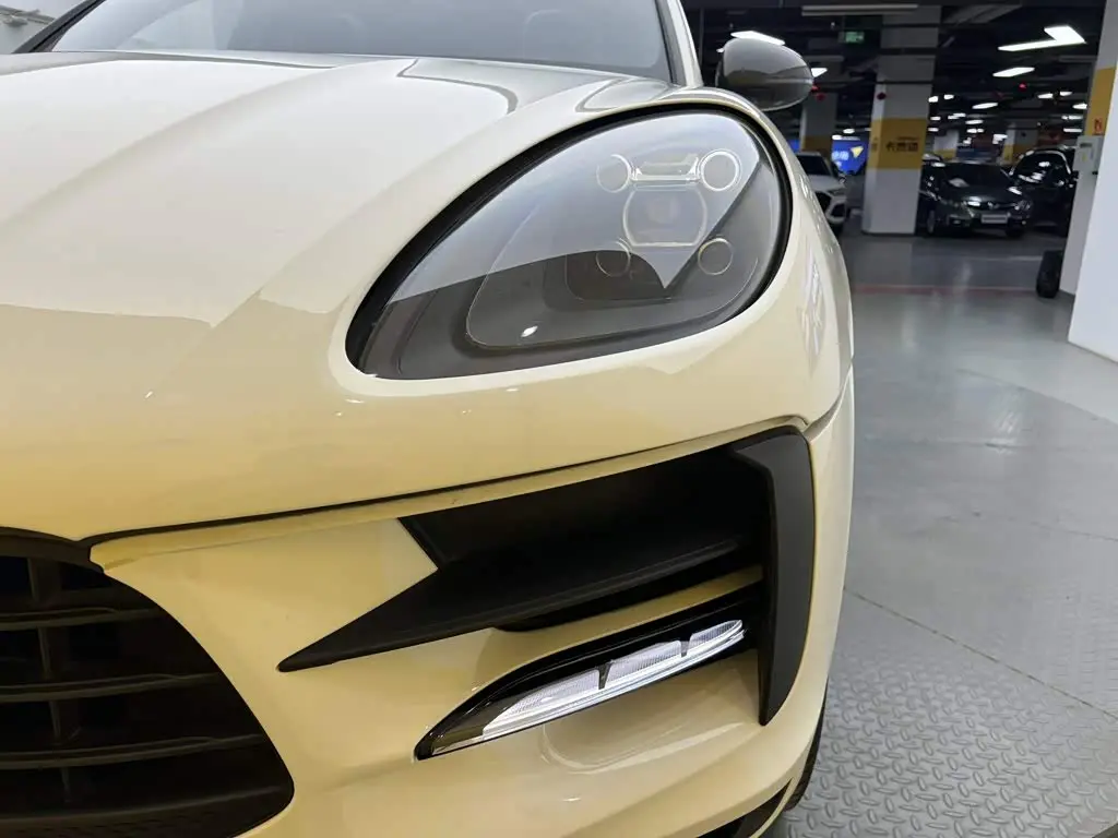Porsche Macan 2019 — Photo 8/20