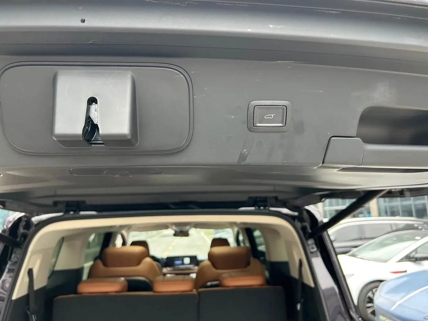 Hongqi HQ9 PHEV 2024 — Şəkil 12/16