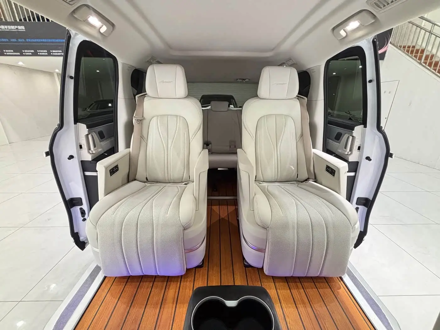 Buick GL8 New Energy 2024 — Фото 14/20