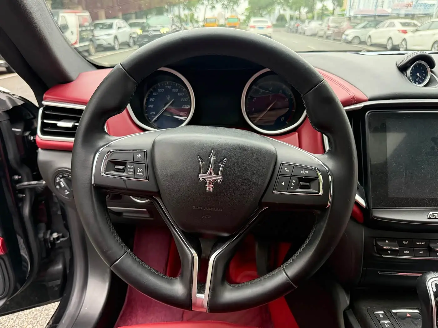 Maserati Ghibli 2017 — Фото 10/18