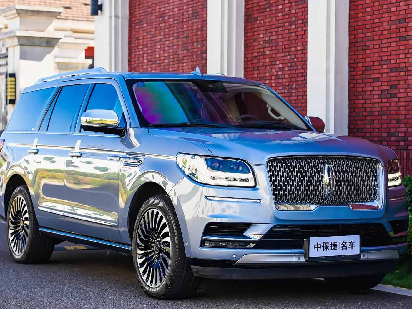 Lincoln Navigator 2020 — Şəkil 3/20