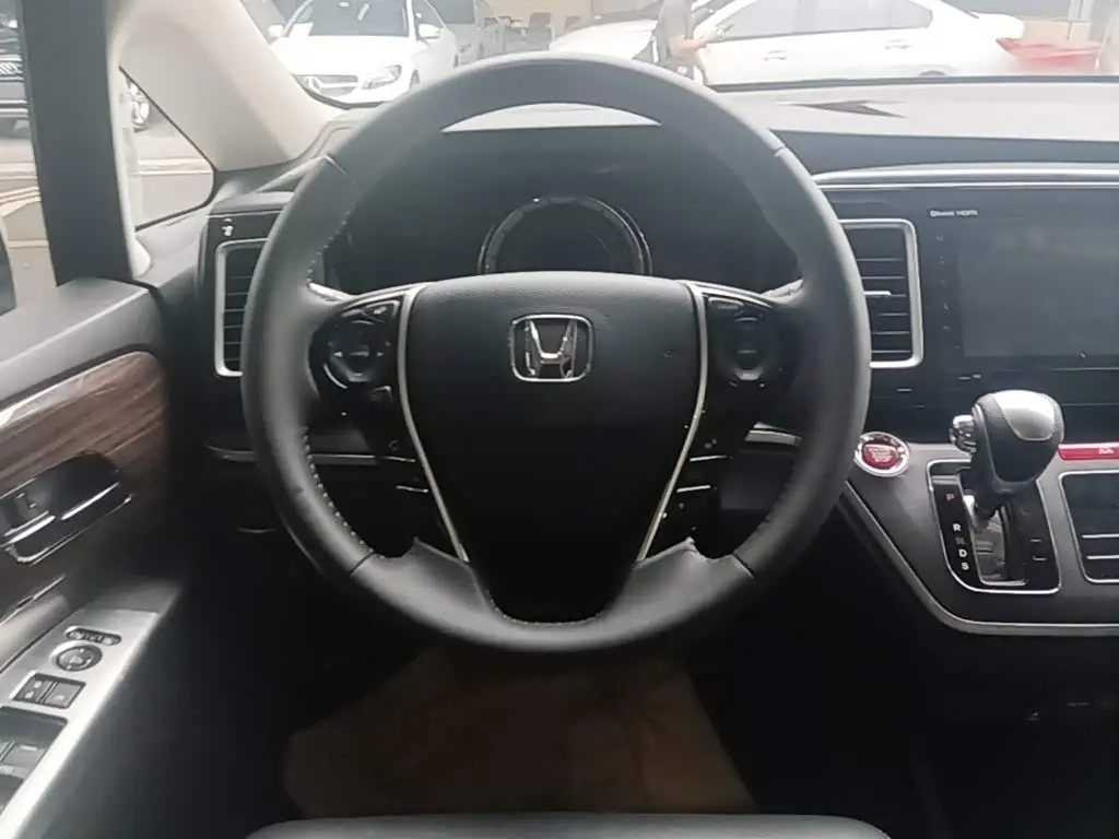 Honda Elysion 2017 — Şəkil 7/20