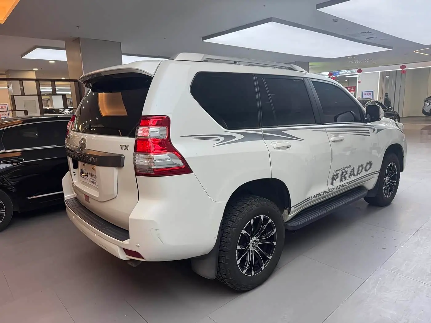 Toyota Prado 2017 — Photo 9/11