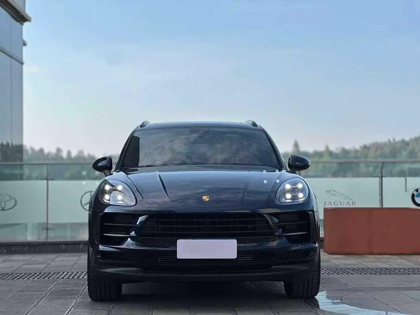 Porsche Macan 2022 — Фото 2/20