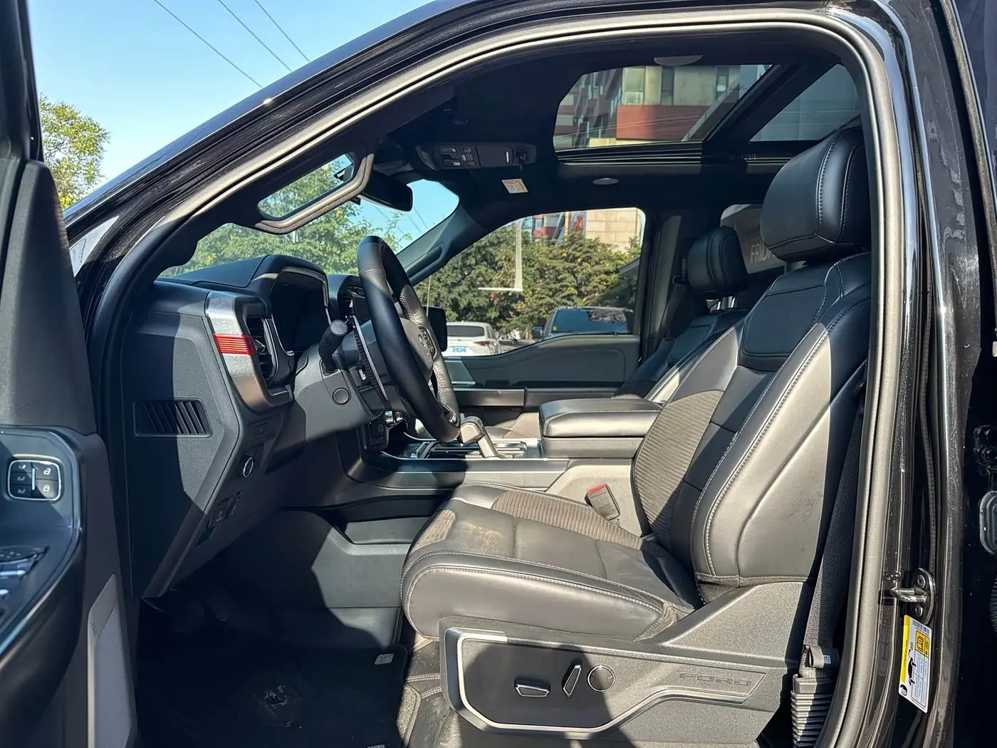 Ford F-150 Raptor 2023 — Şəkil 9/17