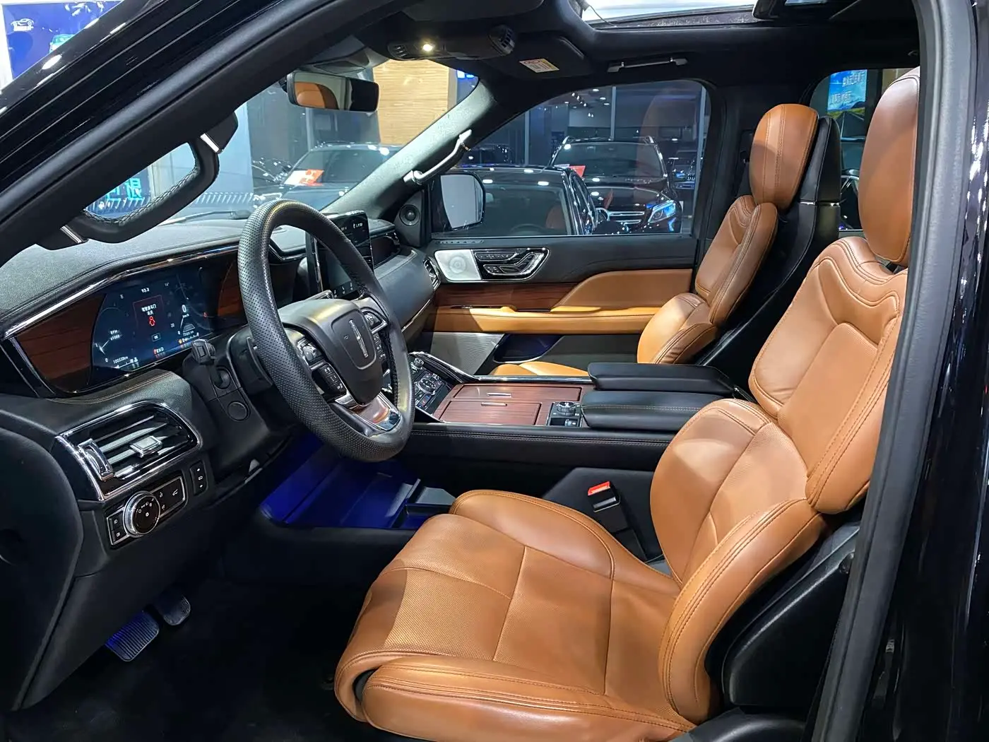 Lincoln Navigator 2022 — Photo 13/17