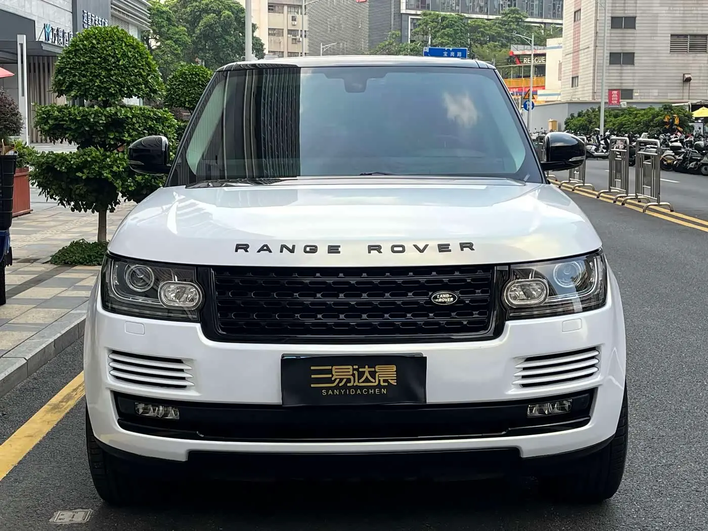 Land Rover Range Rover 2016 — Photo 2/20
